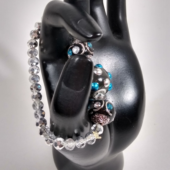 Bracelet Black Silver Blue Beaded Stretch Handmade - Picture 3 of 4